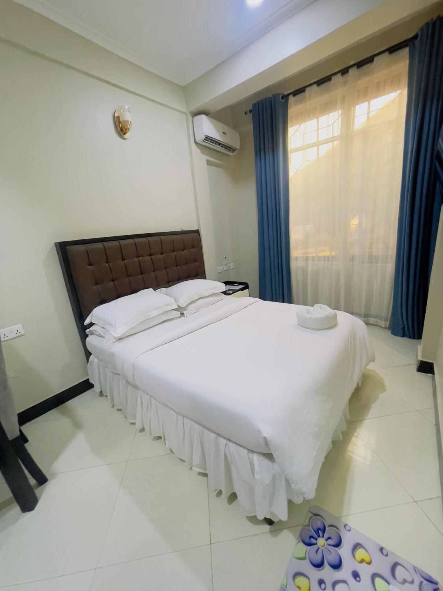 Diary Hotel Dar-es-Salaam Eksteriør bilde