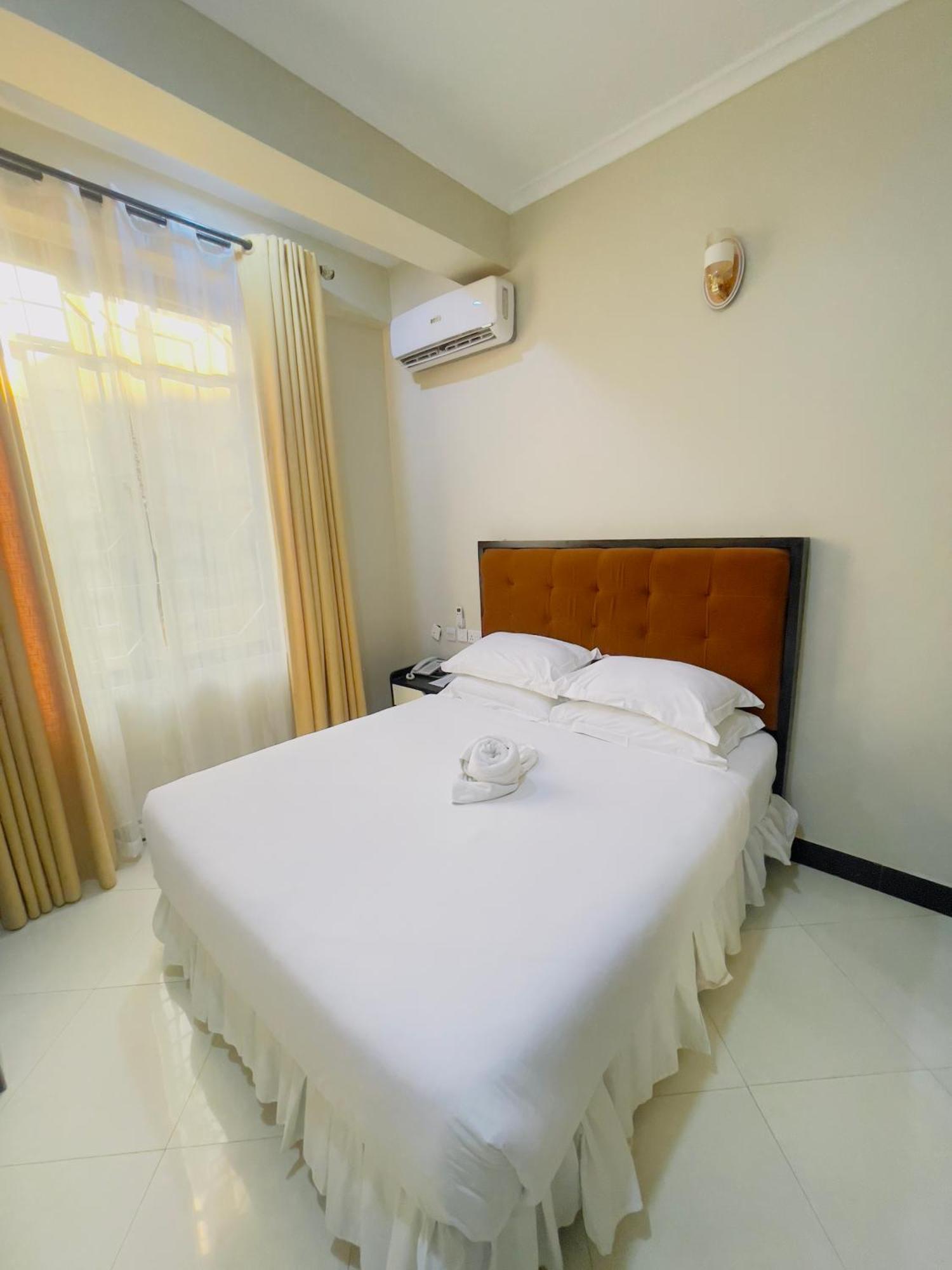Diary Hotel Dar-es-Salaam Eksteriør bilde